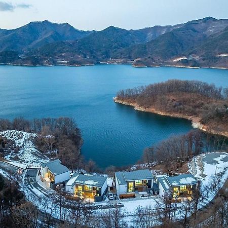 Jecheon The Shine Cheongpung Hotell Exteriör bild