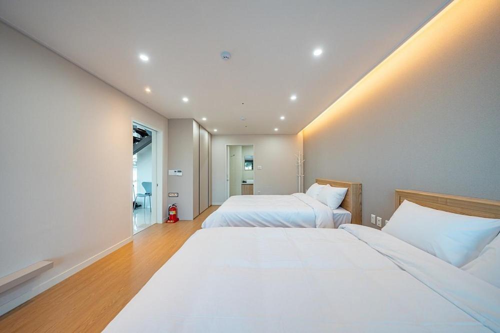 Jecheon The Shine Cheongpung Hotell Rum bild