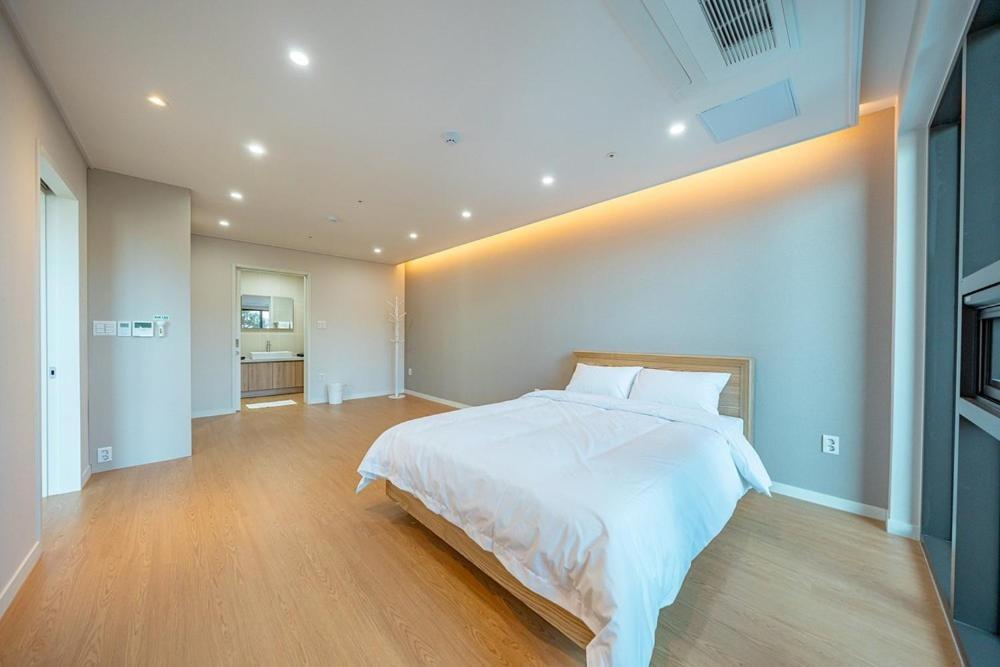 Jecheon The Shine Cheongpung Hotell Rum bild