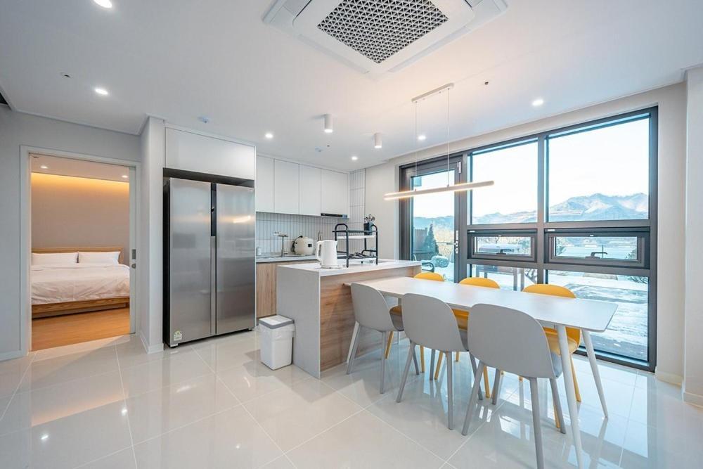 Jecheon The Shine Cheongpung Hotell Rum bild