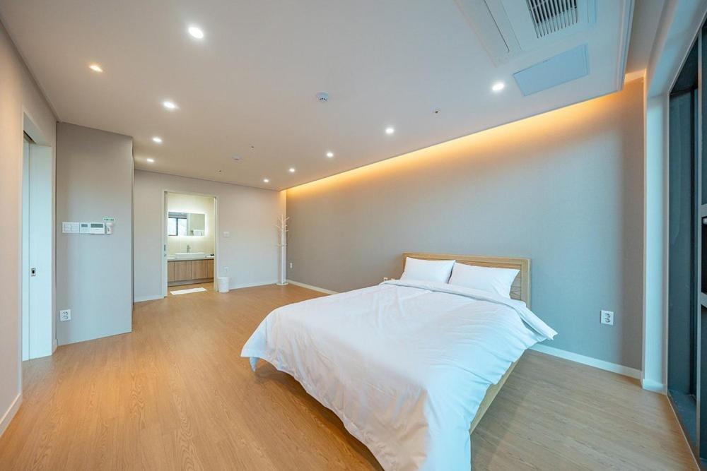 Jecheon The Shine Cheongpung Hotell Rum bild