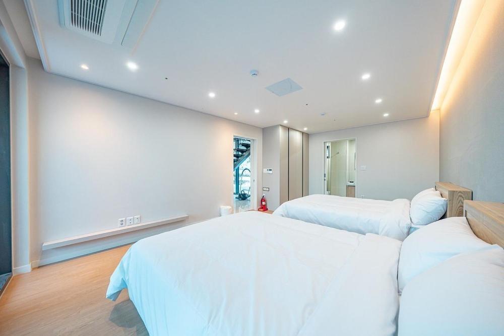 Jecheon The Shine Cheongpung Hotell Rum bild