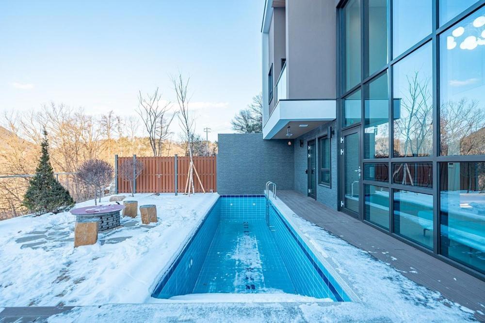 Jecheon The Shine Cheongpung Hotell Rum bild