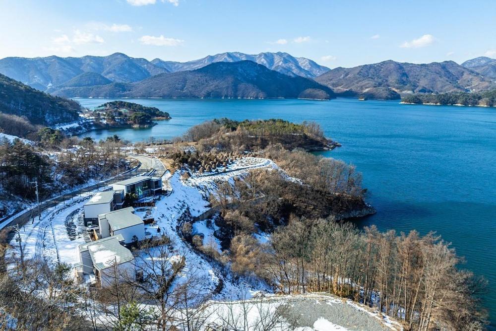 Jecheon The Shine Cheongpung Hotell Exteriör bild