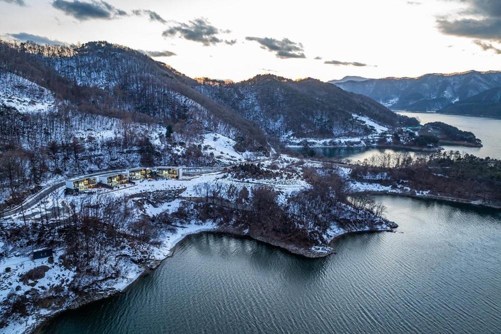 Jecheon The Shine Cheongpung Hotell Exteriör bild