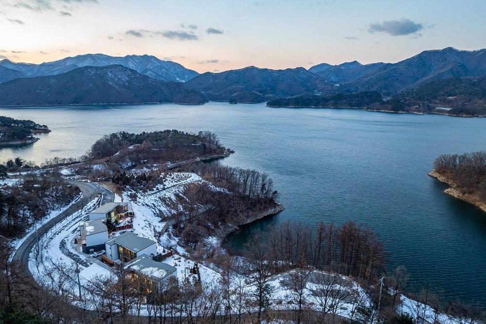Jecheon The Shine Cheongpung Hotell Exteriör bild
